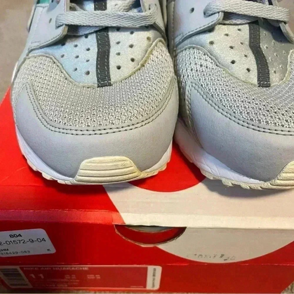 Nike air Huaraches men’s size 11 - Picture 4 of 9